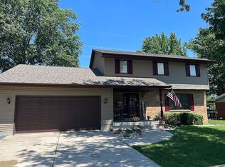 420 W Wildwood Dr, Mt Zion, IL 62549