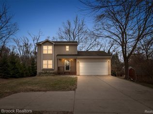 3441 W Auburn Rd, Rochester Hills, MI 48309