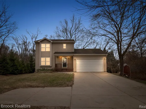 3441 W Auburn Rd, Rochester Hills, MI 48309