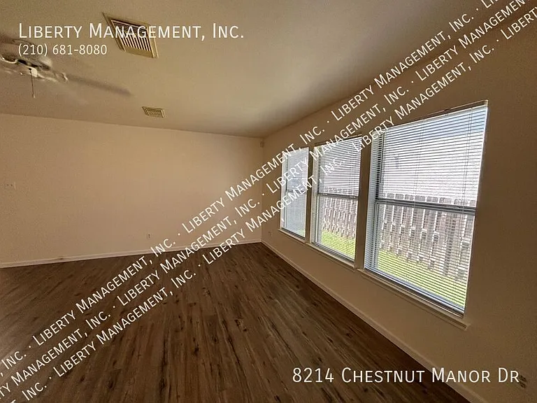 8214 Chestnut Manor Dr — Photo 4