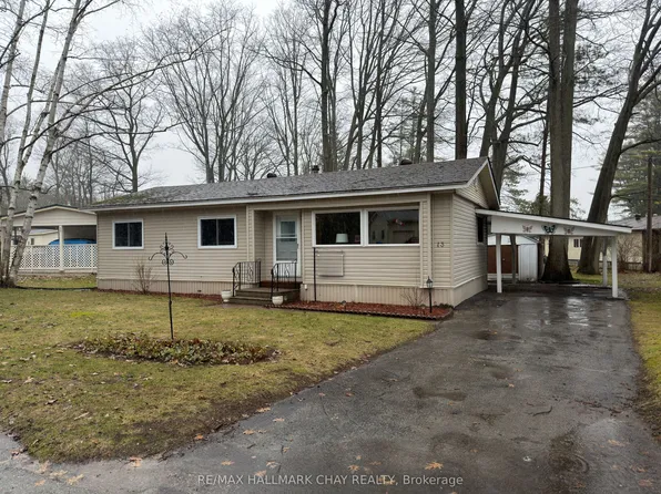13 Carruthers St N, Wasaga Beach, ON L9Z 1K2