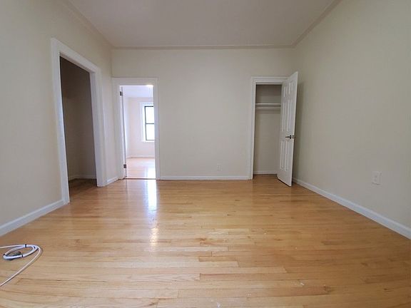 5th image of 3252 33rd St APT E5