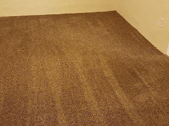 Nice large living room :)