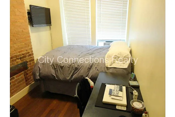 Rented by City Connections Realty | media 37