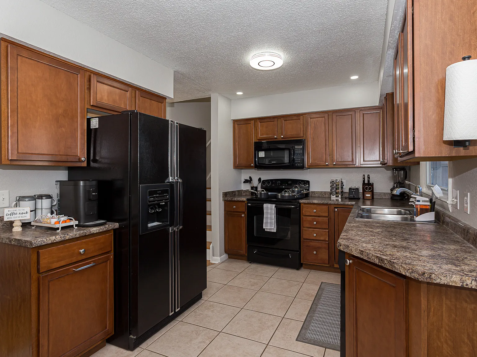 3 bed, 1639 sqft, $2,350 — Photo 3