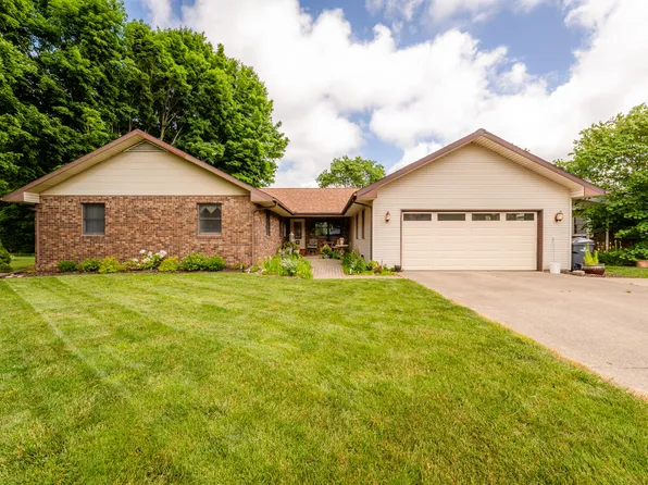 379 Maple St, Coloma, MI 49038