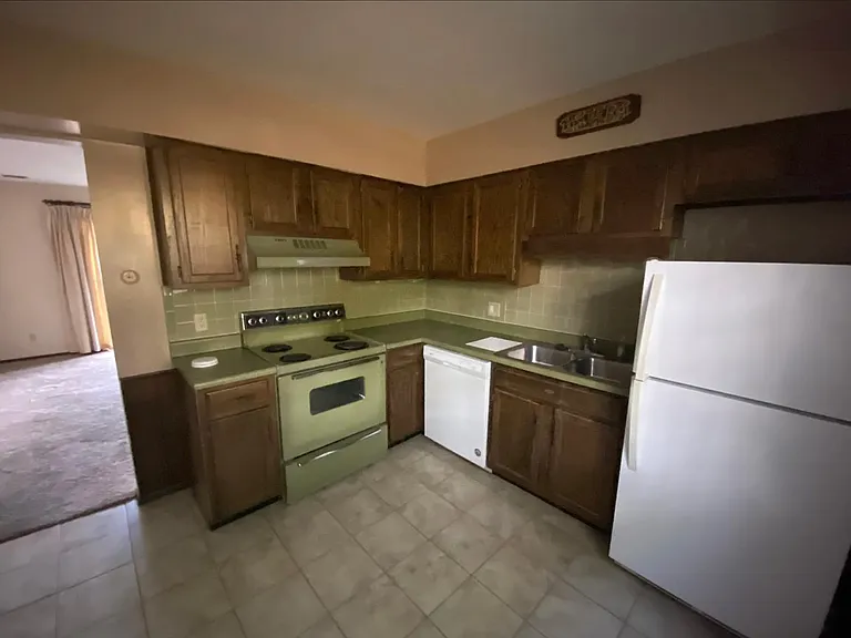 504 S Liberty St #F — Photo 5