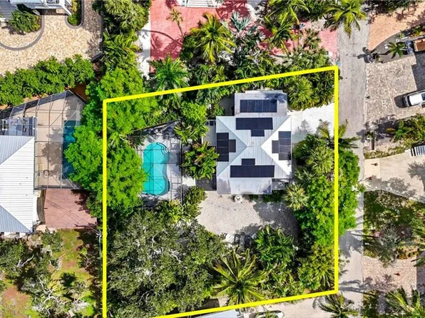 167 Coconut DR, FORT MYERS BEACH, FL 33931