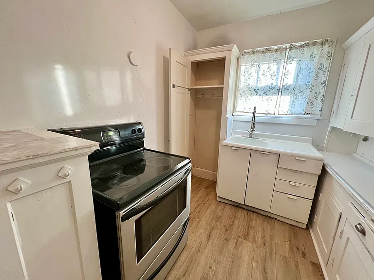 329 Reserve Ave #329.5 — Photo 8