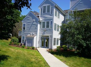 1 Forest Glen Cir, Middletown, CT 06457