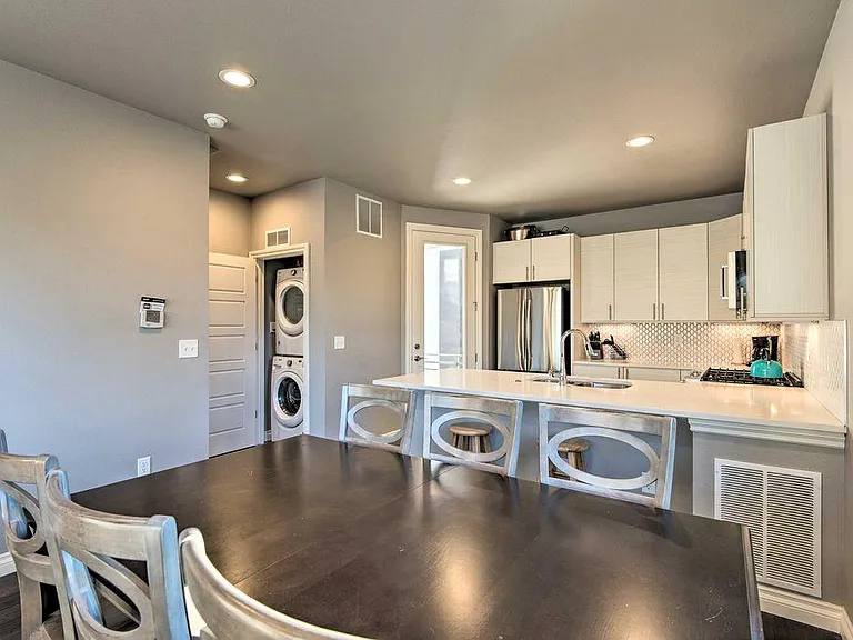 2065 N Downing St #7 — Photo 6
