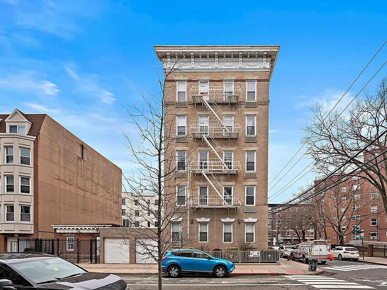 734 Adams St #2C — Photo 11