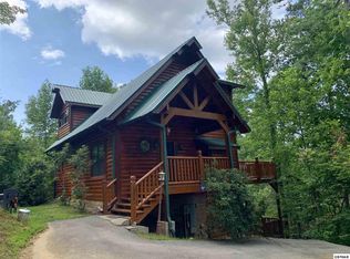 1226 Serenity Ln, Sevierville, TN 37876