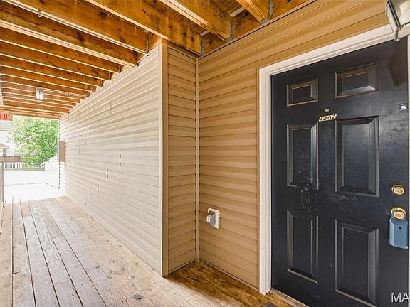 4th image of 1202 Spring Creek Ln
