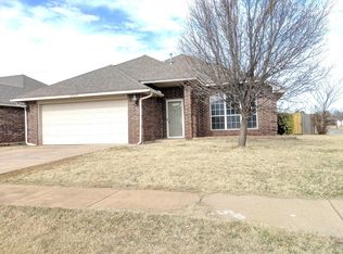 21977 Homesteaders Pl, Edmond, OK 73012