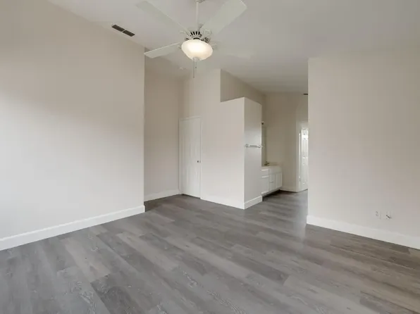 8977 E Valley Dr, Elk Grove, CA 95624