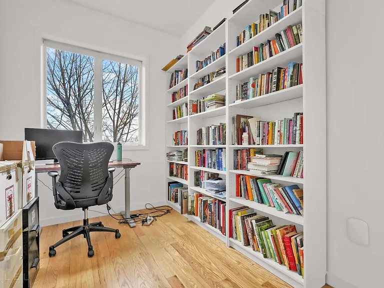 729 Chauncey St #2A — Photo 10