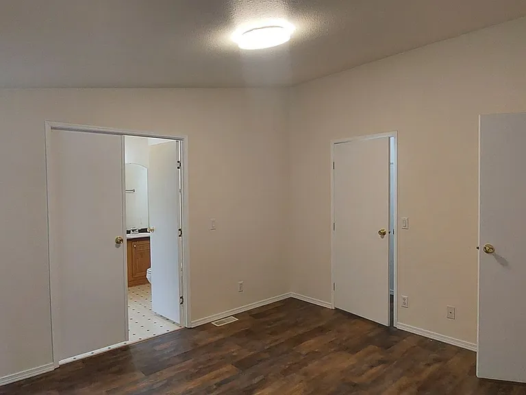 6740 Greystone Ln — Photo 13
