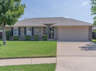 904 Norway Ave, Yukon, OK 73099