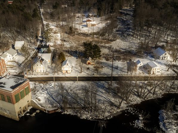 20 River Road, Buxton, ME 04093