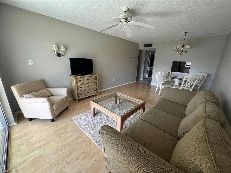 200 Turtle Lake Ct #306