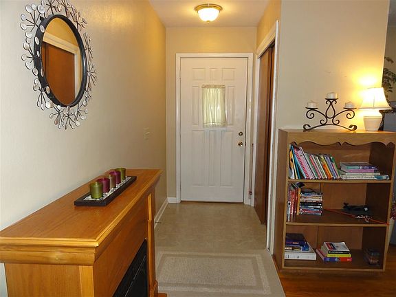 3rd image of 2404 Hawthorne Ave