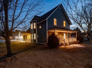 215 E Alfred St, Weyauwega, WI 54983