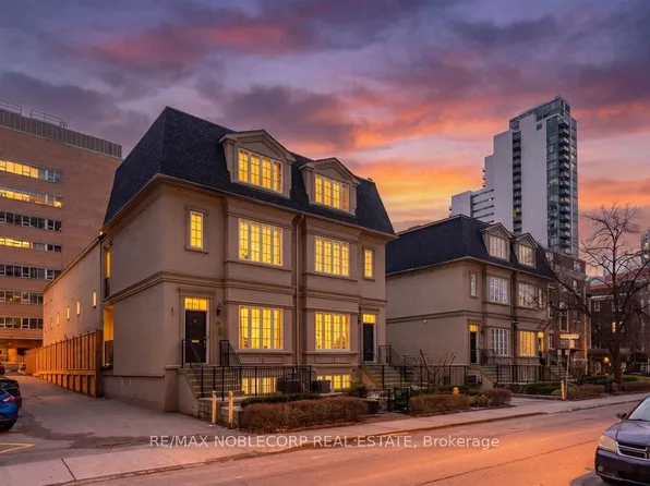 6 Luscombe Ln, Toronto, ON M4Y 3B5