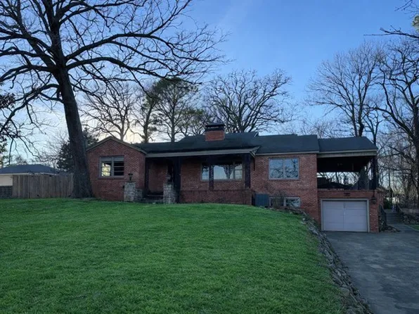 110 S Garrett St, Siloam Springs, AR 72761