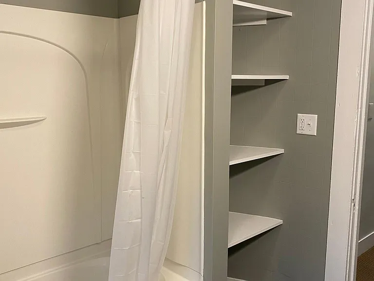 Bath (second floor).