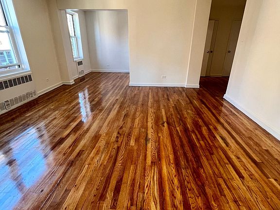 5th image of 14219 Barclay Ave APT 5C