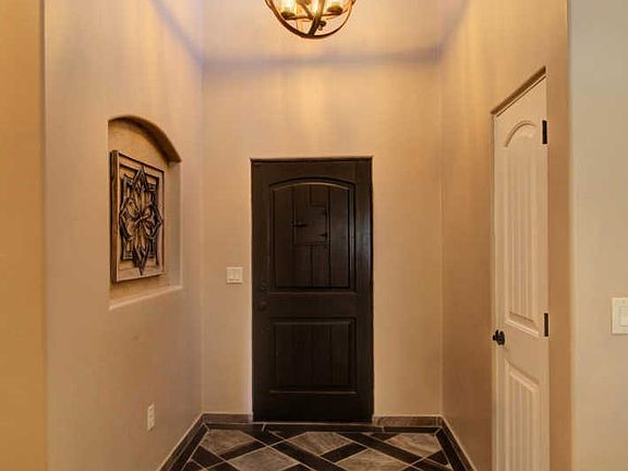 4th image of 952 Flora Vista Dr