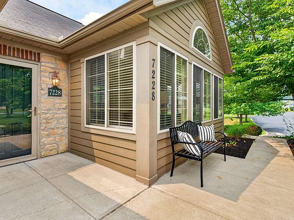 2nd image of 7228 Falls View Cir