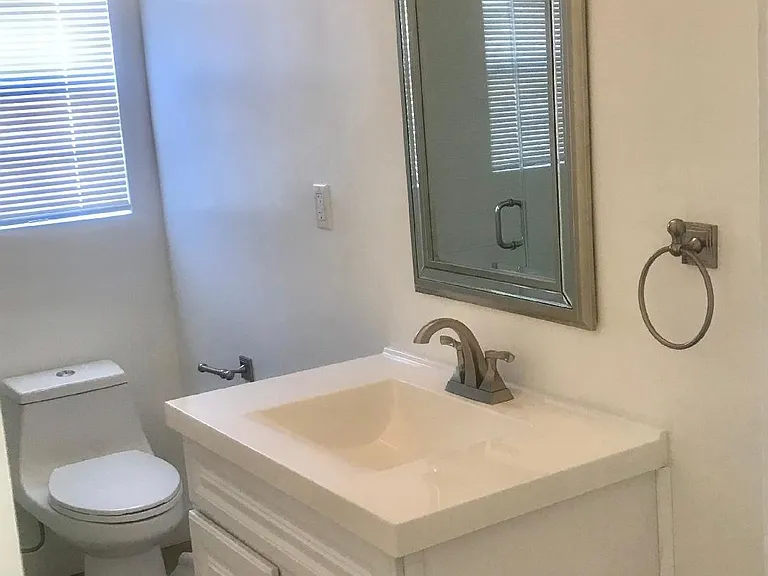 6433 Gentry Ave — Photo 29