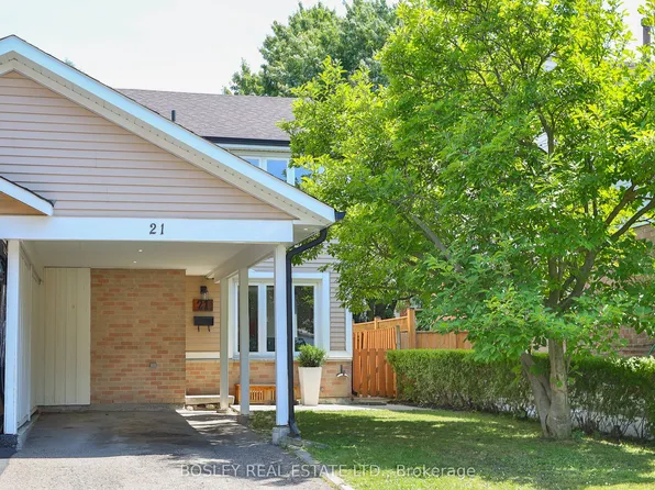 21 Courtleigh Sq, Brampton, ON L6Z 1J2
