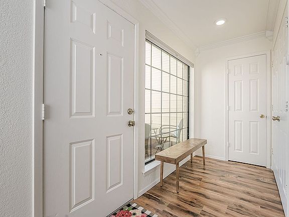 5th image of 1801 Steeplechase Dr #207