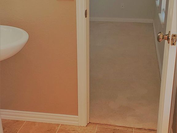 5th image of 8 Mulberry Ln