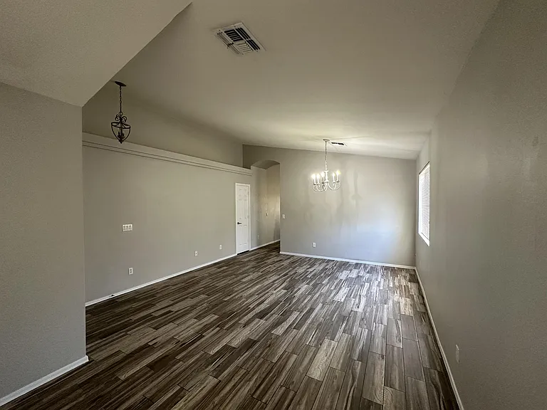 2425 S 159th Ln — Photo 5