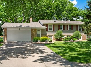 10453 Thrush St NW, Coon Rapids, MN 55433