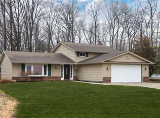 17024 Hunting Meadows Dr, Strongsville, OH