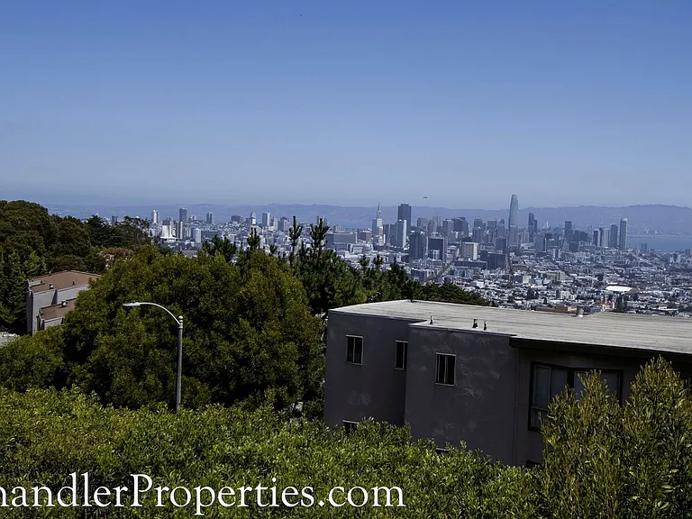 60 Parkridge Dr — Photo 3