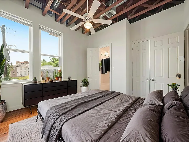 1514 Stanford St — Photo 28