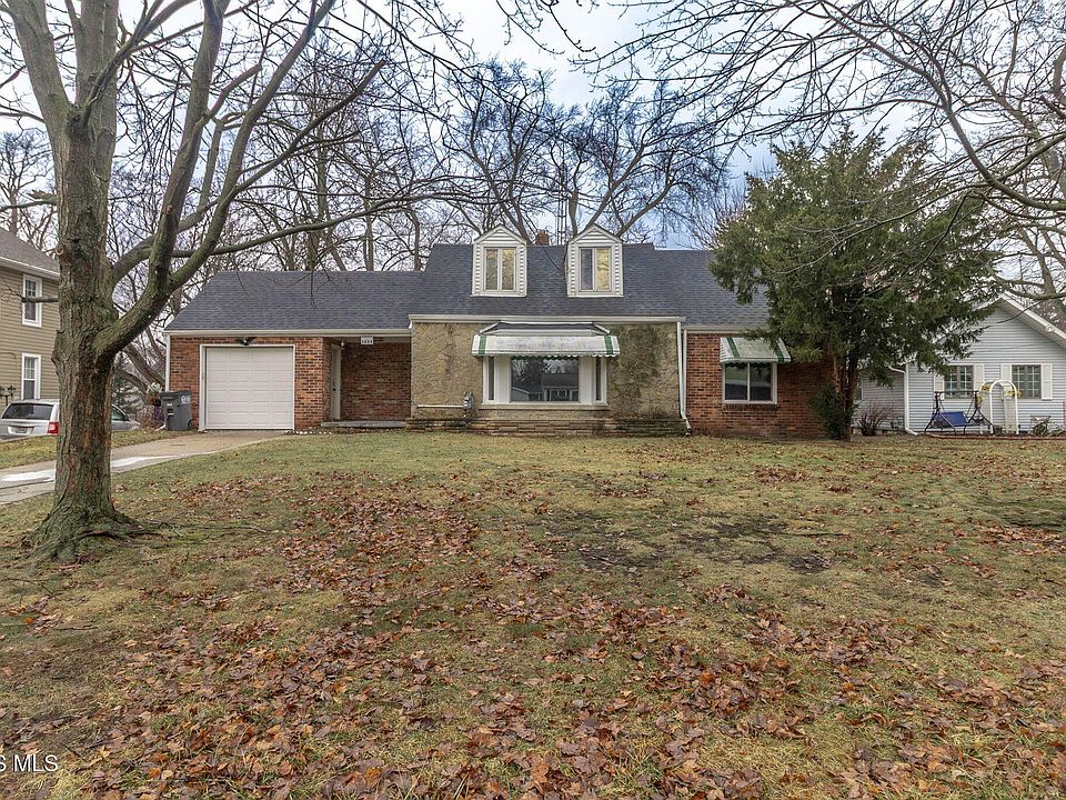 1st image of 2424 Lark Ave