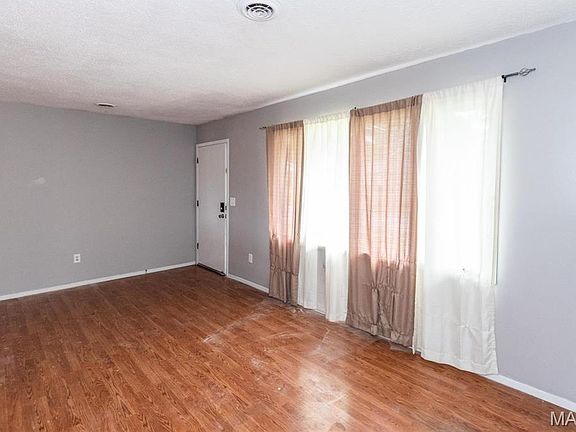 4th image of 818 Elba Ln