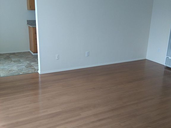3rd image of 1665 1/2 Grand Ave