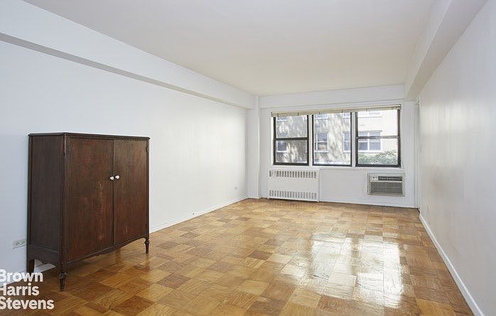 2nd image of 333 E 75th St APT 2H