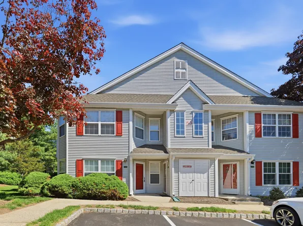 5301 Tudor Dr, Pompton Plains, NJ 07444