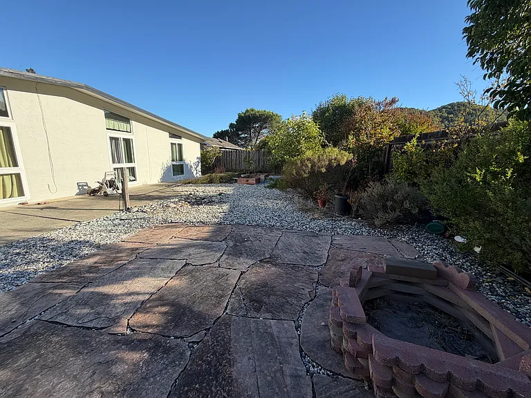 2815 Las Gallinas Ave — Photo 12