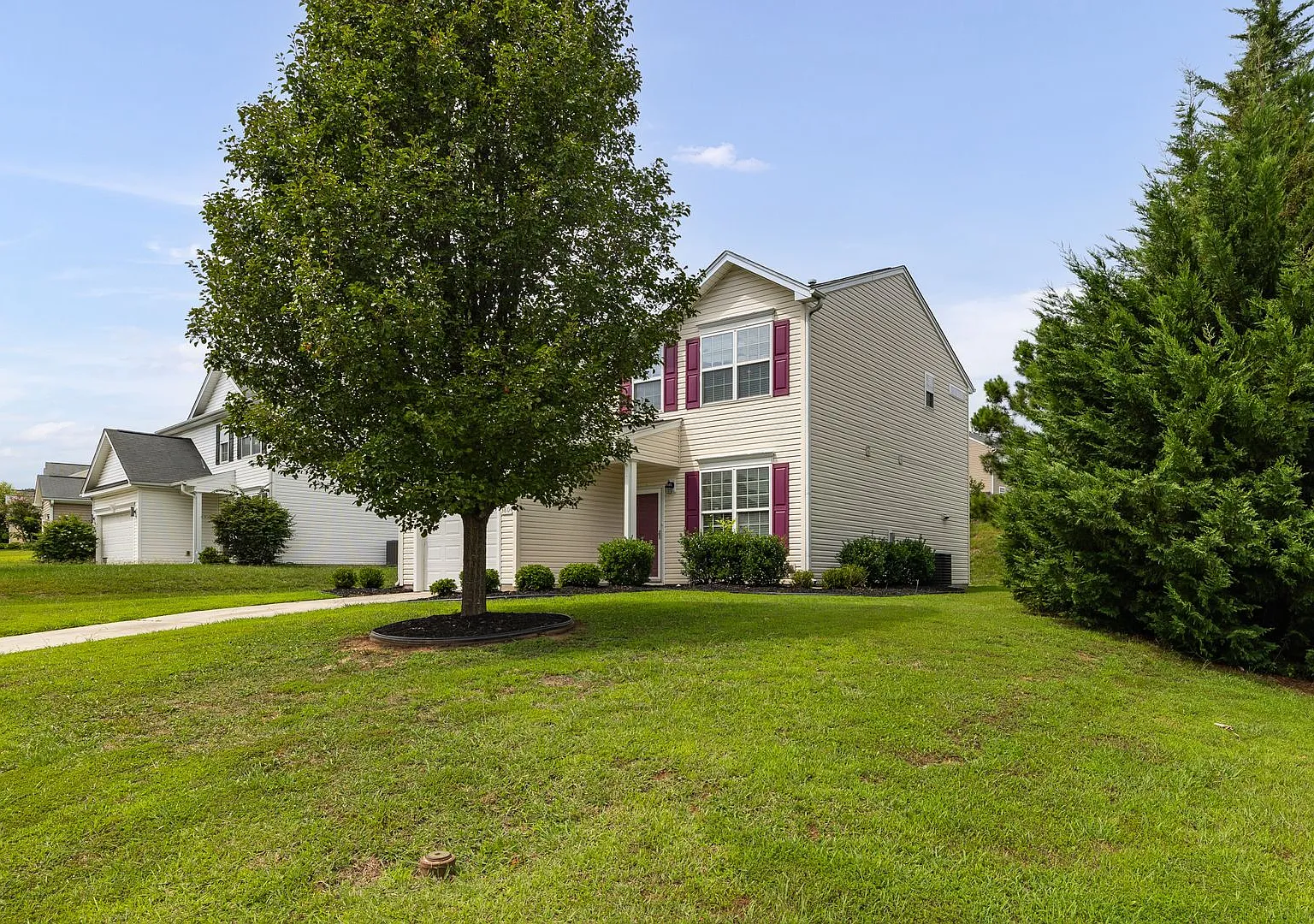 Spacious 3-Bedroom Home with Garage in Desirable Greensboro Neighborhood! — Photo 3