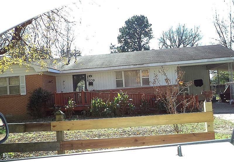 1209 Arkansas Ave Clarksville Ar 72830 Mls 20 2255 Zillow